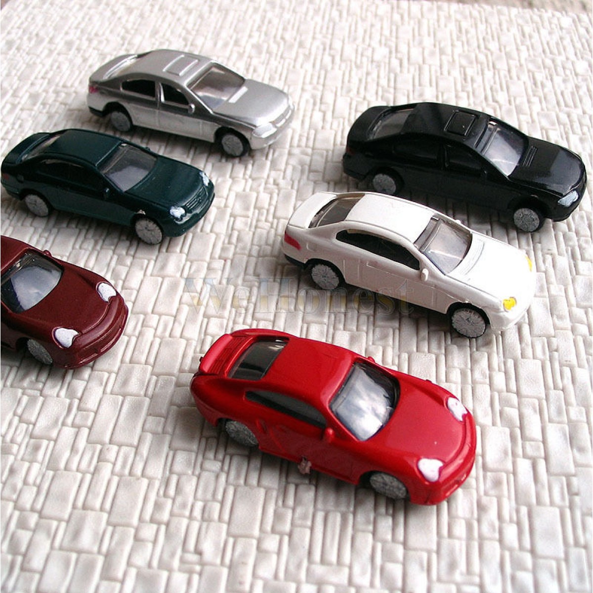 20 x  HO Scale 1/100th Normally painted Model Cars #C